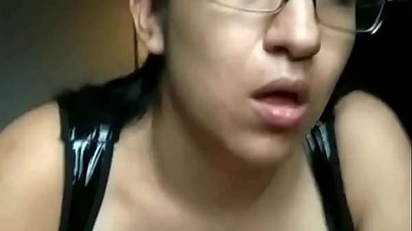 Image Teniendo sexo en corset de l&aacute_tex y con lentes (v&iacute_deo completo en RED)