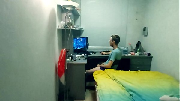 Image sucking dick to distract from Dota