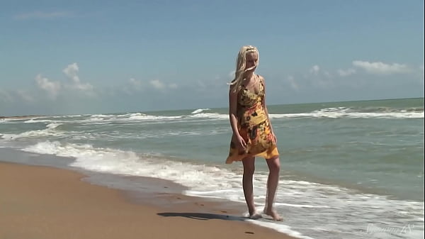 Image Gorgeous Teen Agnes Bathes Her Beautiful Naked Body In The Ocean!