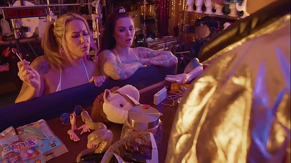 Image Alternative Sluts Fuck Eachoher in an Arcade