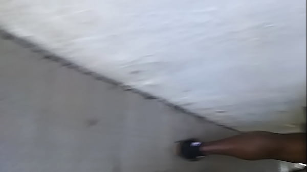 Image SUCKIN CHOCOLATE DICK IN THE TUNNEL