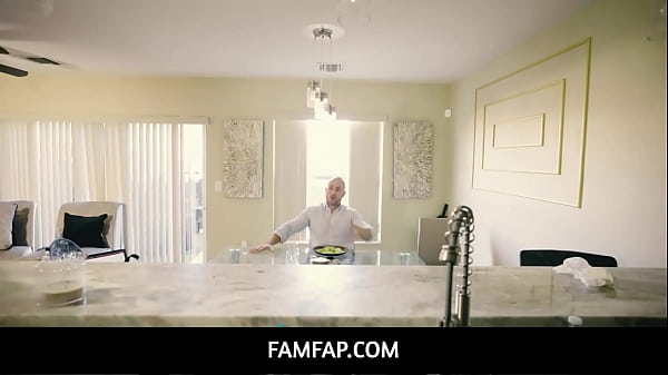 Image FamFap  -  Things My Sorority Taught Me - Roxanne , Binky Beaz