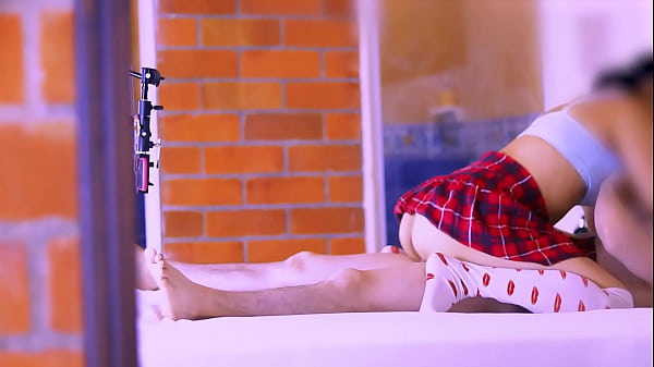 Image El amigo, con su cuerpo fuerte y su presencia dominante, llenaba el apartamento de una energ&iacute_a intensa y excitante cada vez que se ve&iacute_an.