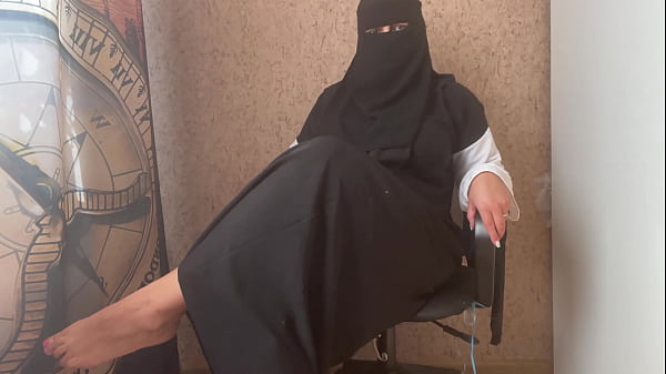 Image Hot JOI from Arab milf in hijab