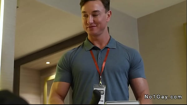 Image Muscle gays anal fucks in hotel room in Las Vegas