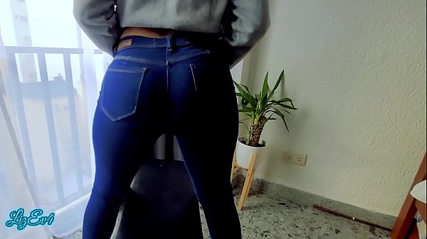 Image FESTEJANDO EL CUMPLEA&Ntilde_OS DE MI AMIGO!! LE DOY SU REGALO PREFERIDO
