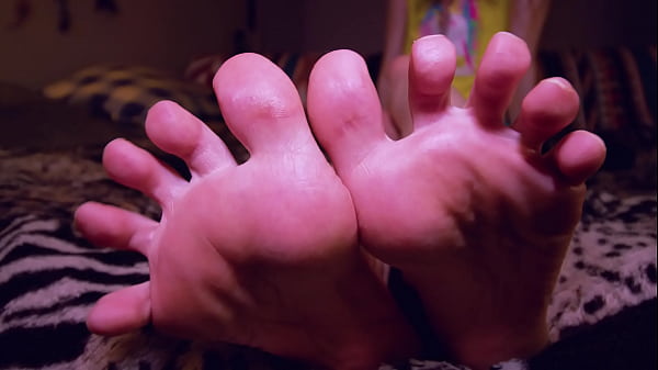 Image SPREADING open my PINK PUSSY