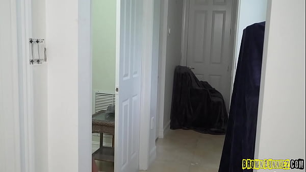 Image Jaymee Green Stepbro Sneaked up and Peepedd on Her