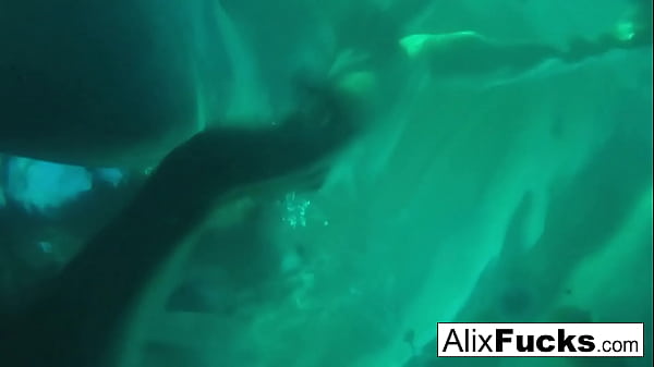 Image Underwater hidden camera lesbian fun with Alix & Jenna
