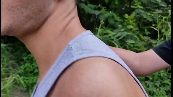 Image Caminhoneiro casado me chamou para o mato eu fui, s&oacute_ n&atilde_o imaginava que ele tinha uma penes gg gigante, socou aquela pica enorme, depois gozou um litro de leite grosso na minha boca