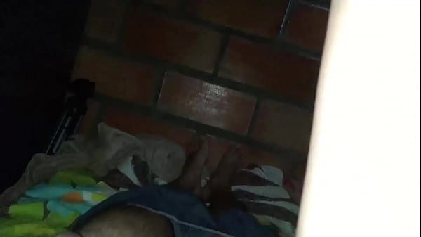 Image La puta de mi hermanastra se sienta en mi polla como una vaquera con su co&ntilde_o mojado. Video casero real