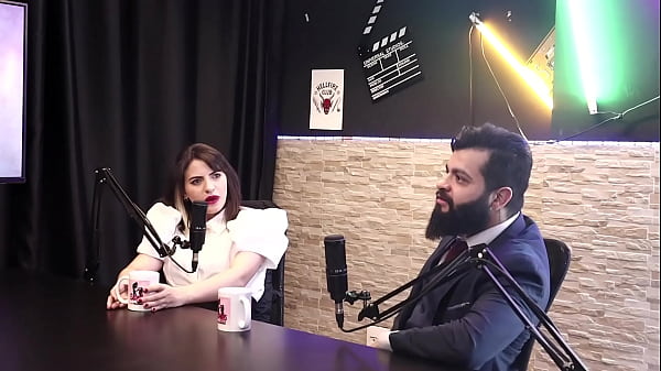 Image Conhecia apenas o sexo casual, e escondia a barriga quando entrou no porn&ocirc_, e o fetiche mais divertido... - Lady Snow e Lord Kenobi (SHEER/RED)