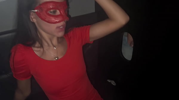 Image novinha transa e chupa na glory hole da casa de swing