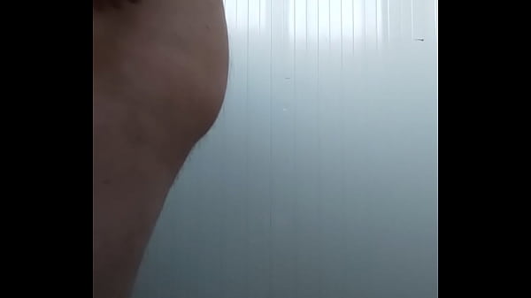 Image VID 395 Ma masturbez, imi beau pisatul si sperma si imi penetrez fundul (10min)