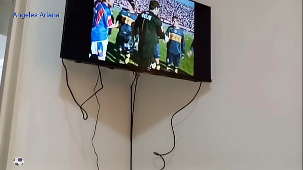 Image &quot_La ten&eacute_s adentro! Bostera mira a su equipo jugar, con una verga grande adentro..del culo!!!