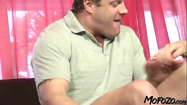 Image MOFOZO.com - Brunette Housewife Is Getting Fucked Doggystyle