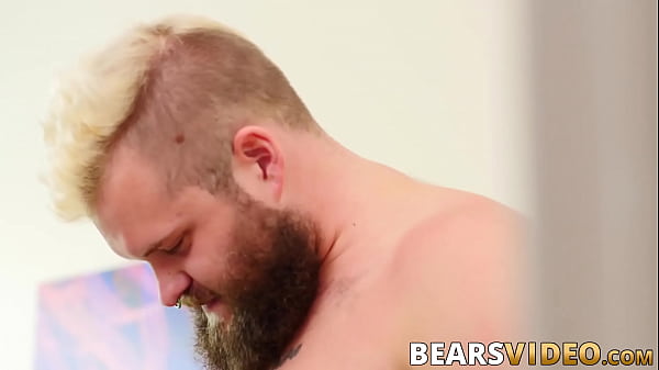 Image Bareback and rimming with bears Lion Reed and Luis Vega