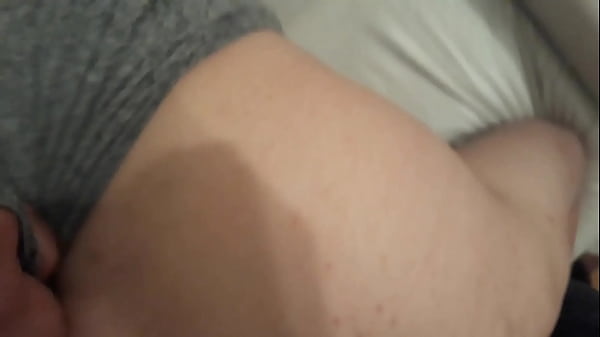 Image NOVINHO METEU FORTE NO MEU CUZINHO EM FESTA PRIVADA ENQUANTO AMIGO DELE GRAVAVA - ALICE HAEL