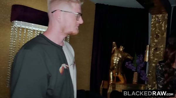 Image BLACKEDRAW New hotwife Lia searches and finds her first BBC