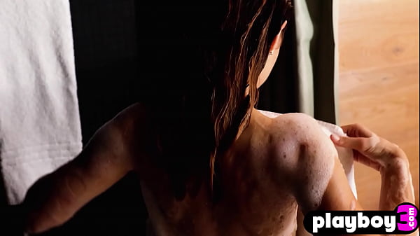 Image Perfect ass Ukranian MILF model Diana Lark posed naked and showed perfect wet body