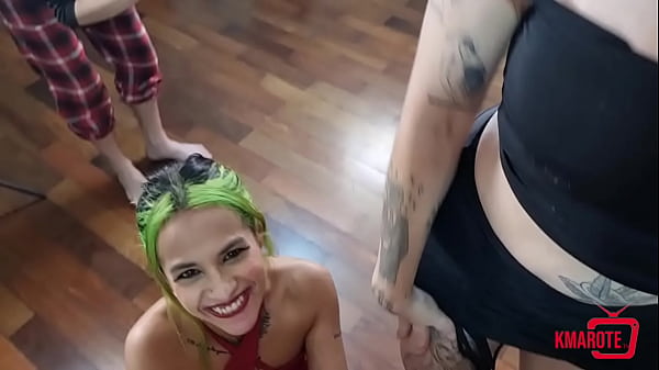 Image Ganhei uma mamada gostosa e depois brinquei gostoso nessa bucetinha cabeluda e molhadinha pra enfiar a piroca at&eacute_ o fundo