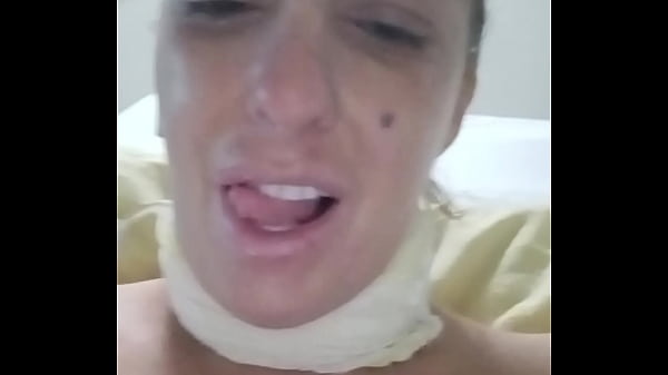 Image Julia Fontanelli masturbando no hospital