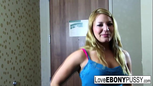 Image Interracial lesbian action with Aurora Snow and Carmen Hayes