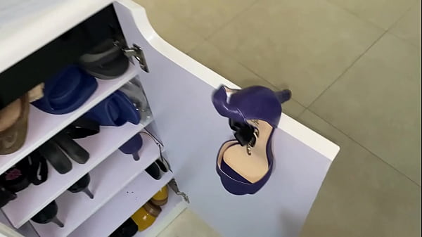 Image Rubbing my PP on some of mammas heels