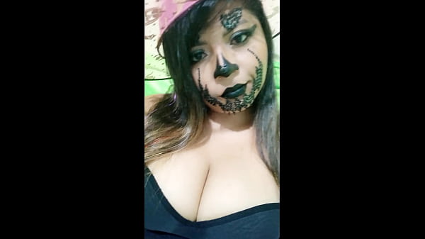 Image HERMOSA BRUJA SEXY INICIA EN EL PORNO EN HALLOWEEN!! LA ZORRA TIENE SEXO CON SU HERMANASTRO SUMISO, LA OBEDECE Y LE CUMPLE LA FANTASIA DE TENER SEXO DESPUES DE LA FIESTA DE HALLOWEEN. PORNO REAL CASERO AMATEUR