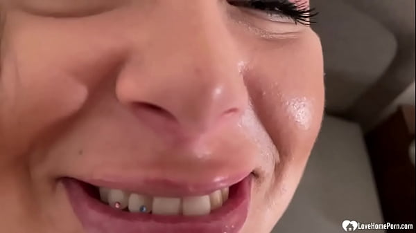 Image Gorgeous chick plays with her pussy on camera