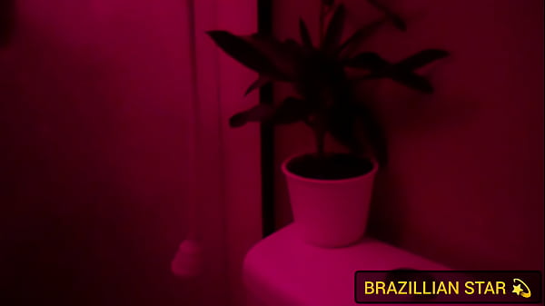 Image Gostosa tomando banho