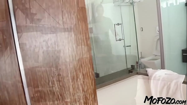 Image MOFOZO.com - 18 Year Old Step Sister Is Getting Fucked After Her Massage