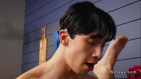 Image Frat gay is anal fucked and cummed on the sofa