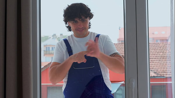Image Busty hot MILF seduced window cleaner to fuck her