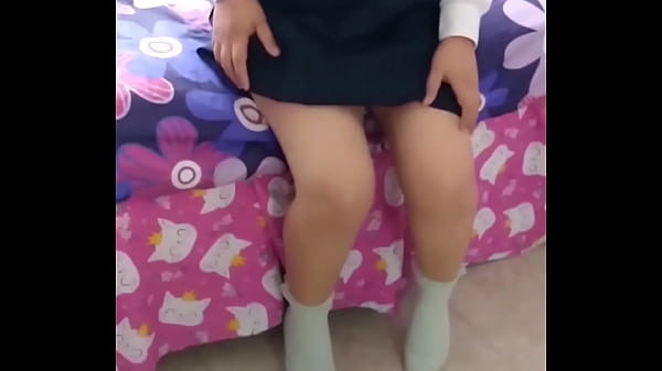 Image COLEGIALA se pone CALIENTE con su profesor! Y prueba el semen por primera vez! VIDEO CASERO