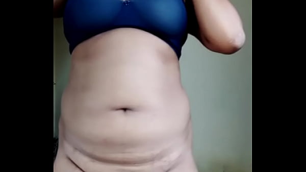 Image Desi gal stretching gand n choot lips