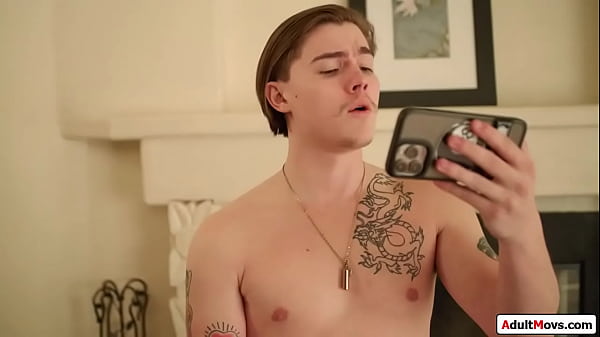 Image I secretly record my roommates licking