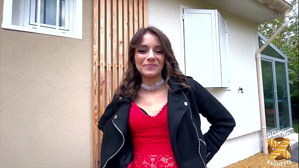 Image Ariana, 22ans, g&egrave_re deux gros membres pour son premier trio