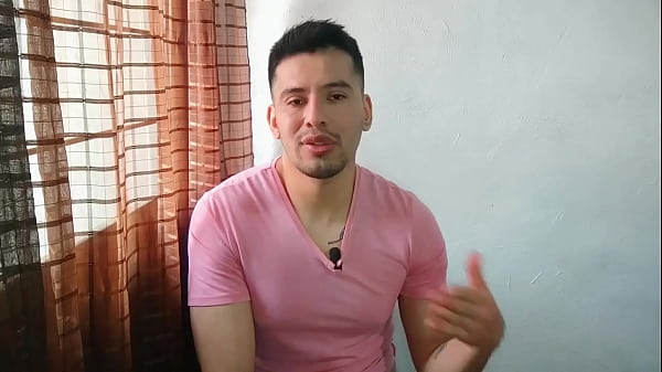 Image Hombre musculoso maduro me baja el pantal&oacute_n en la sala del cine y me chupa mis 20cm de verga hasta tragarse mi leche!