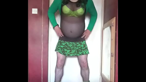 Image bisexual crossdresser swinging heavy weight from his testicles while asking to be fucked at the same time