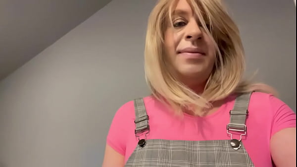 Image Alikat2 wanks in dress