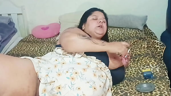 Image Meu namorado me gravou fumando e acabei fumando o cacete dele ( Completo no Red) - Mary Jhuana