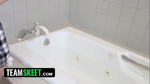 Image When Stepbro Is Preparing To Take A Shower, Stepsister Jamie Walks In Demanding To Use The Bathtub