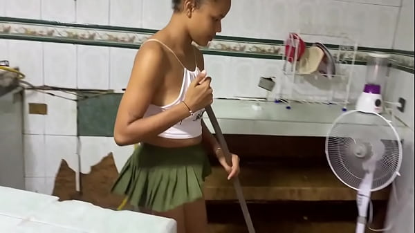 Image Solo era espera para que el esposito saliera para follarse a latina  con ganas