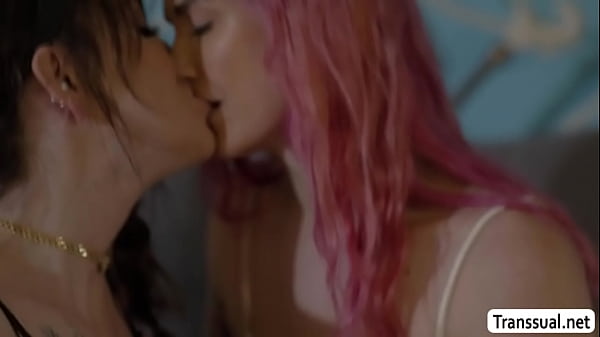 Image Trans Lena Moon licks and fucks Siri Dahls pussy