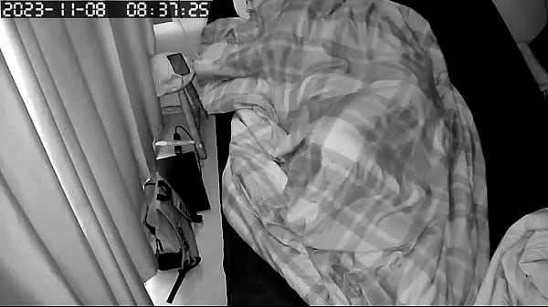 Image Fudendo o gay embaixo do edredom na cama do malandro, fodendo de ladinho com vontade no pau grosso fazendo ele gemer bem gostoso com tes&atilde_o.