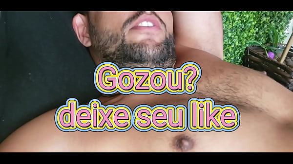 Image Moreno dotado batendo punheta e gozando muito