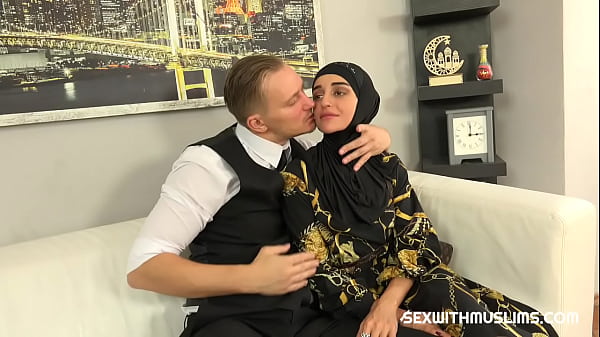 Image Sweet woman in hijab tried on salesman's dick instead of new clothes