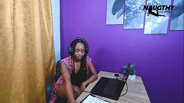 Image A call to the call center ends in masturbation