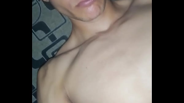 Image Masturb&aacute_ndome mi Gran pene cargado de leche
